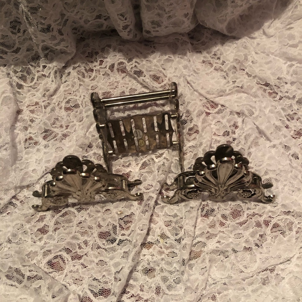 Vintage Elegance silver plated knife stand and two napkin holders - great shape.